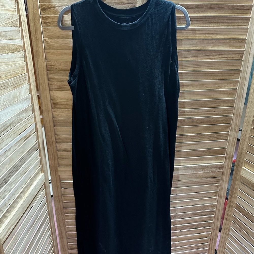 Universal Thread Black Sleeveless Sheath Dress